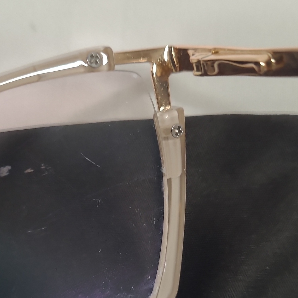 Stylish Gold Women's Glasses - Picture 5 of 8